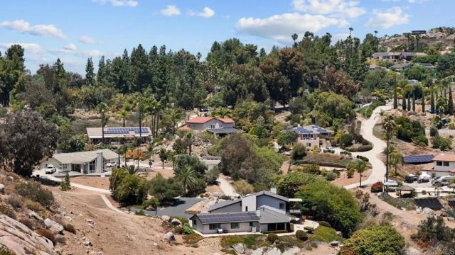 1450 Hidden Mesa Trail, El Cajon, CA 92019