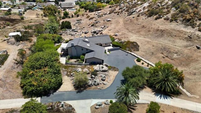 1450 Hidden Mesa Trail, El Cajon, CA 92019