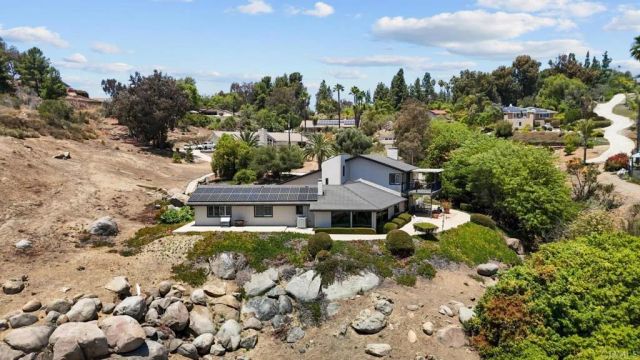 1450 Hidden Mesa Trail, El Cajon, CA 92019