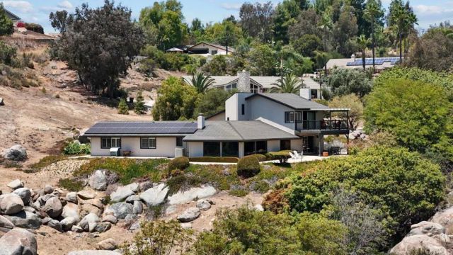 1450 Hidden Mesa Trail, El Cajon, CA 92019