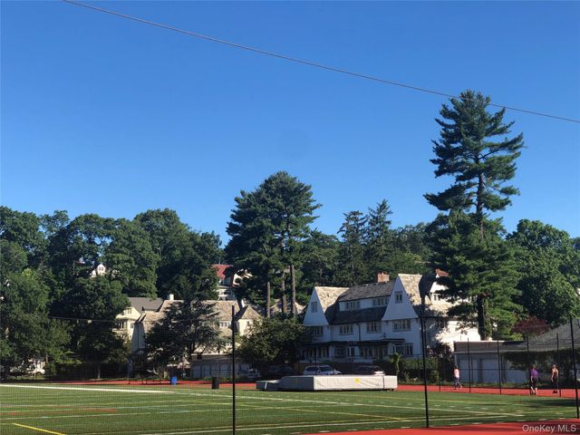 15 Meadow Avenue 6, Bronxville, NY 10708