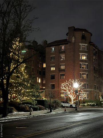 15 Meadow Avenue 6, Bronxville, NY 10708