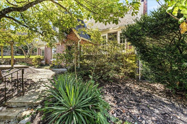 8 Rockland Court, Frankfort, KY 40601