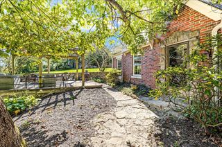 8 Rockland Court, Frankfort, KY 40601