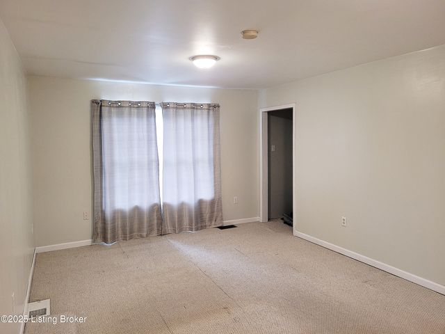 1707 N Stillwell Rd, Boston, KY 40107