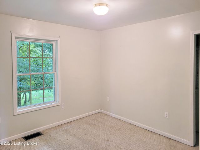 1707 N Stillwell Rd, Boston, KY 40107