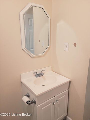 1707 N Stillwell Rd, Boston, KY 40107