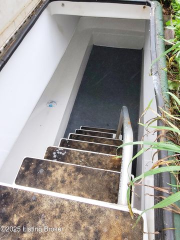 1707 N Stillwell Rd, Boston, KY 40107