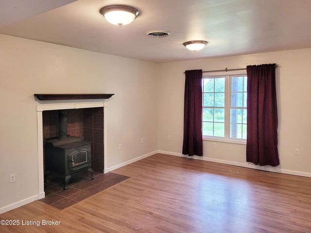 1707 N Stillwell Rd, Boston, KY 40107