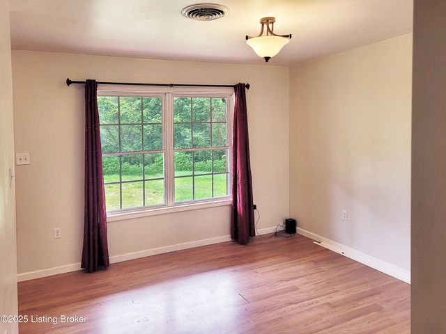 1707 N Stillwell Rd, Boston, KY 40107