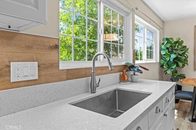 208 Springview, Irvine, CA 92620