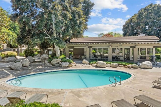 208 Springview, Irvine, CA 92620