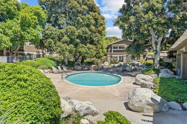 208 Springview, Irvine, CA 92620