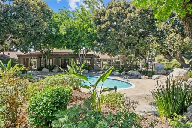 208 Springview, Irvine, CA 92620