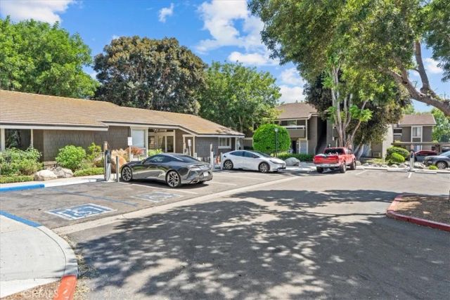 208 Springview, Irvine, CA 92620