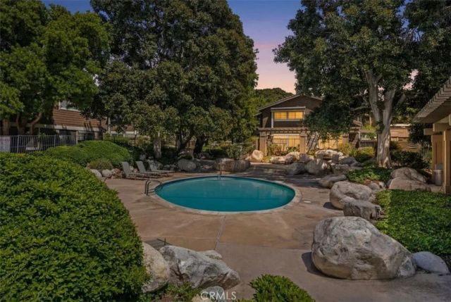 208 Springview, Irvine, CA 92620