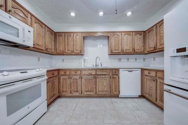 166 Maribeau Square NW, Atlanta, GA 30327