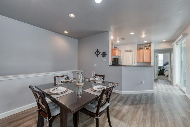 367 N Raphael Lane, Clovis, CA 93611