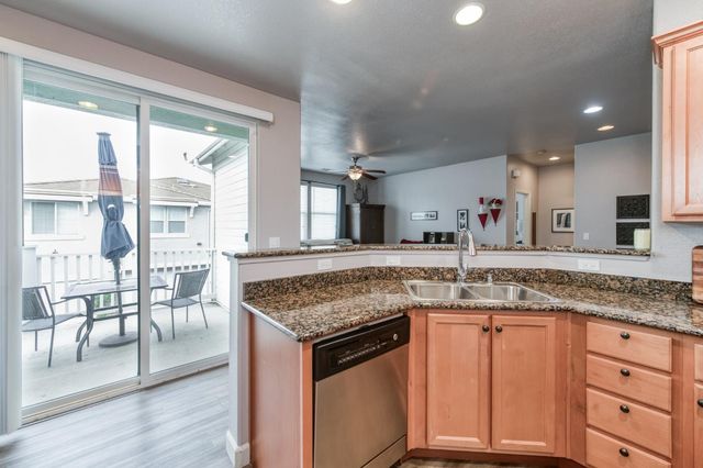 367 N Raphael Lane, Clovis, CA 93611