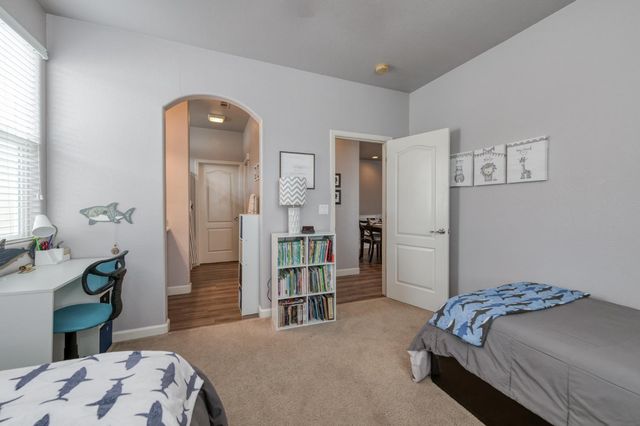 367 N Raphael Lane, Clovis, CA 93611