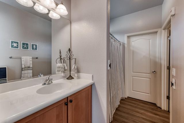 367 N Raphael Lane, Clovis, CA 93611