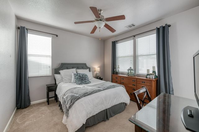 367 N Raphael Lane, Clovis, CA 93611