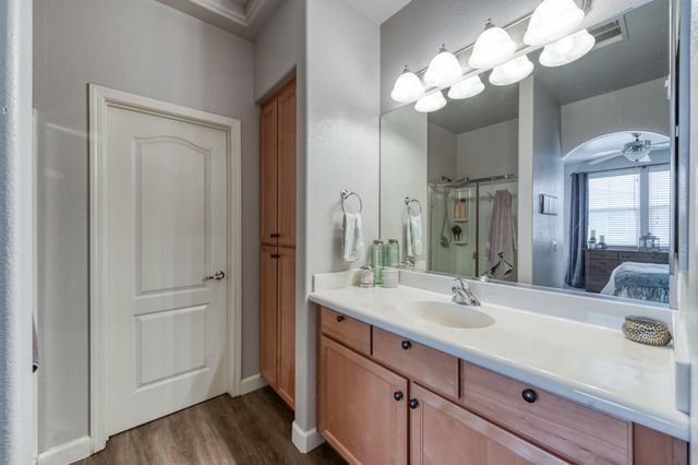 367 N Raphael Lane, Clovis, CA 93611