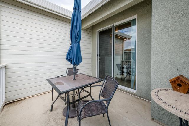 367 N Raphael Lane, Clovis, CA 93611