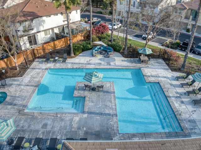 367 N Raphael Lane, Clovis, CA 93611