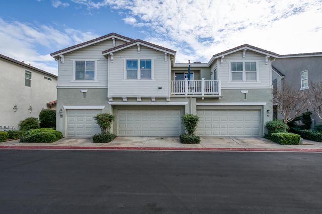 367 N Raphael Lane, Clovis, CA 93611