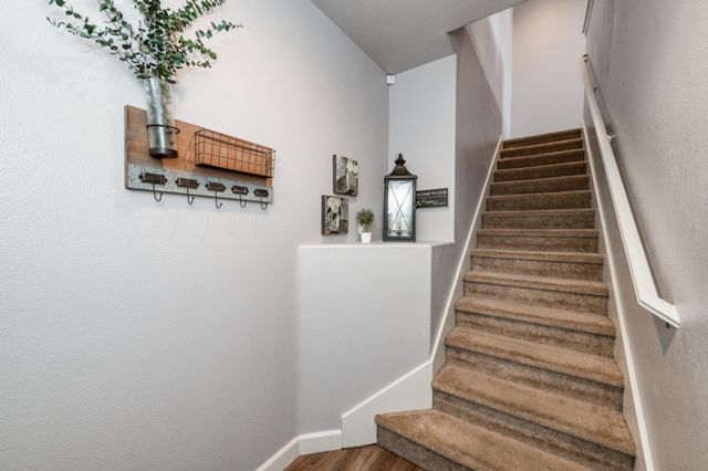 367 N Raphael Lane, Clovis, CA 93611