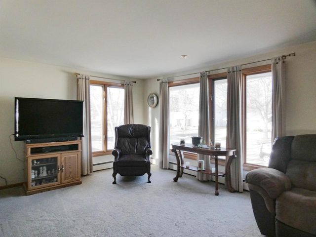 1635 BIRCHWOOD DRIVE, Green Bay, WI 54304