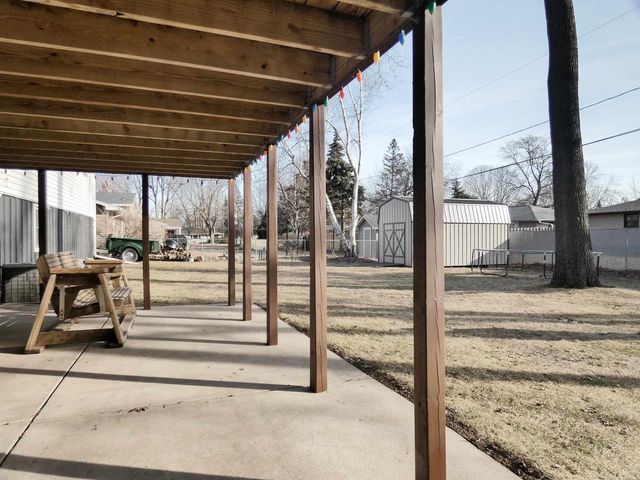 1635 BIRCHWOOD DRIVE, Green Bay, WI 54304