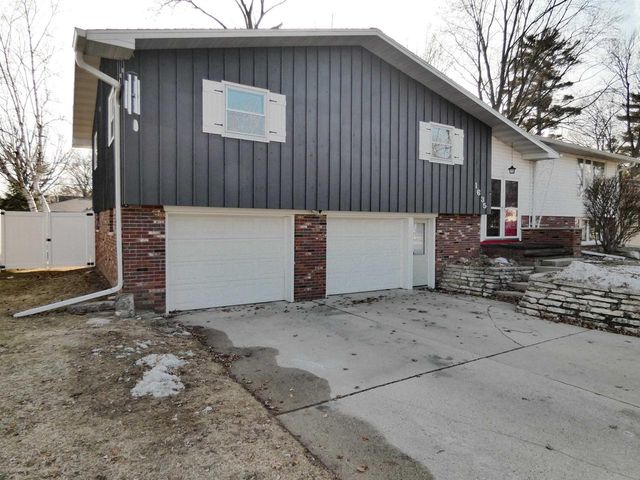 1635 BIRCHWOOD DRIVE, Green Bay, WI 54304