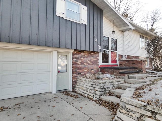 1635 BIRCHWOOD DRIVE, Green Bay, WI 54304