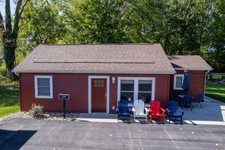 5568 Paw Paw Lake Road, Coloma Twp, MI 49038