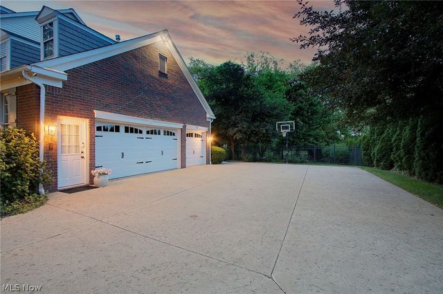 5854 Loma Linda Lane NE, Canton, OH 44721