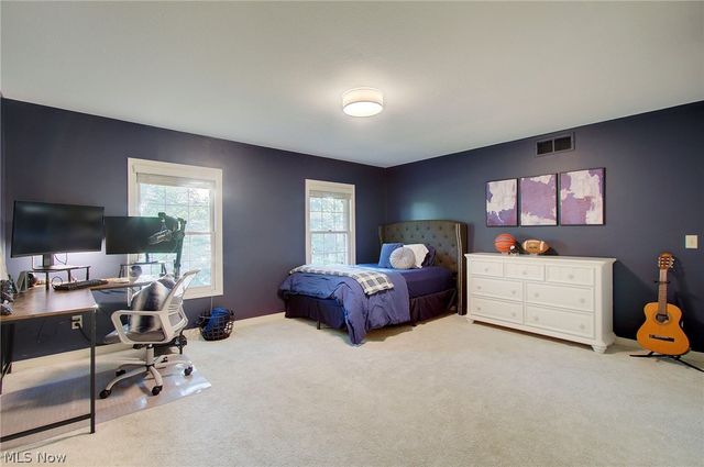 5854 Loma Linda Lane NE, Canton, OH 44721