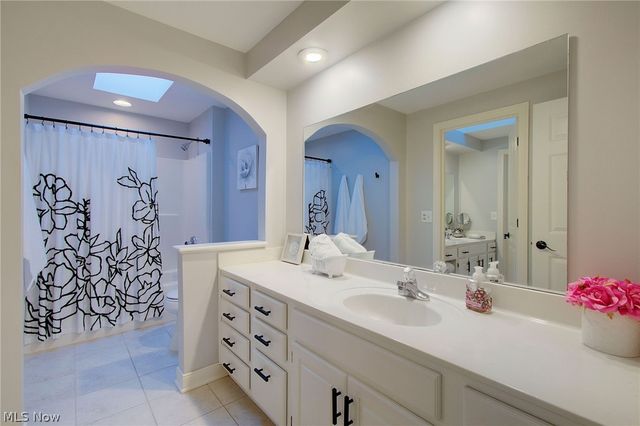 5854 Loma Linda Lane NE, Canton, OH 44721