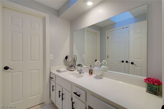 5854 Loma Linda Lane NE, Canton, OH 44721