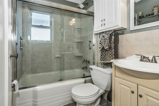 232 Ribbon Street, Franklin Square, NY 11010