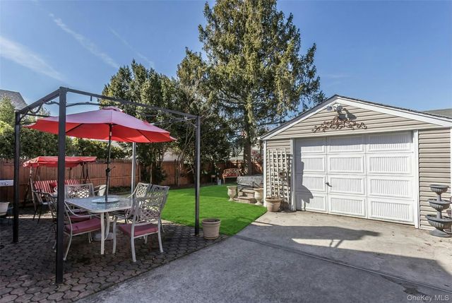 232 Ribbon Street, Franklin Square, NY 11010