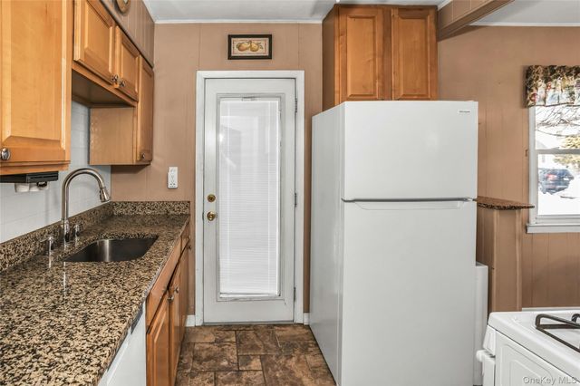 232 Ribbon Street, Franklin Square, NY 11010