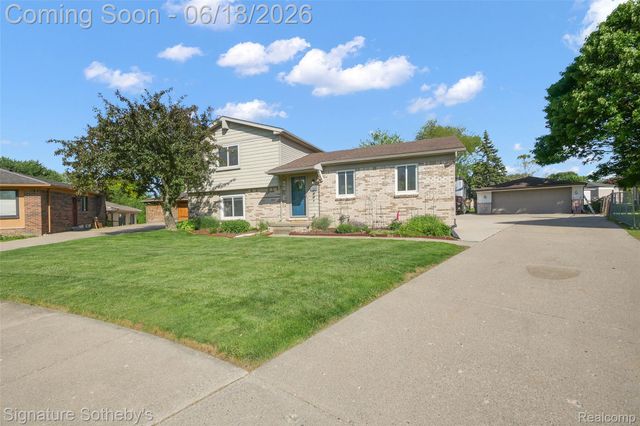 17858 Loranger Street, Clinton Charter Township, MI 48038