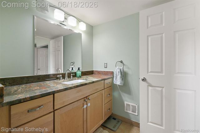 17858 Loranger Street, Clinton Charter Township, MI 48038
