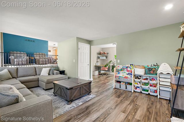 17858 Loranger Street, Clinton Charter Township, MI 48038