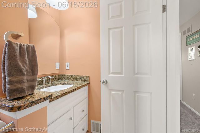 17858 Loranger Street, Clinton Charter Township, MI 48038