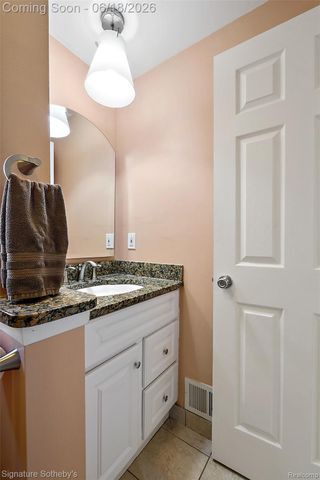 17858 Loranger Street, Clinton Charter Township, MI 48038