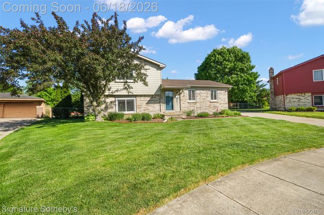 17858 Loranger Street, Clinton Charter Township, MI 48038
