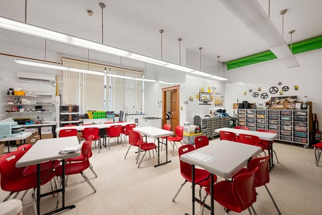 21 Notre Dame Ave, Cambridge, MA 02140